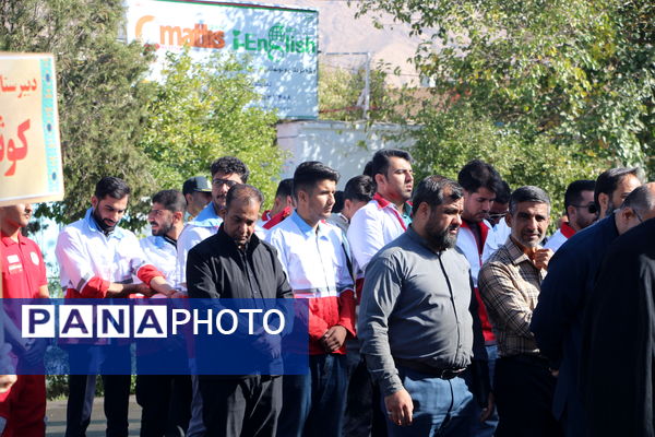 همگام با نسل انقلابی در راهپیمایی ۱۳ آبان شهرستان سروستان