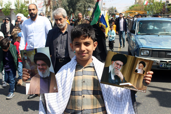 حضور عزتمندانه مردم قم در راهپیمایی آخرین جمعه ماه رمضان