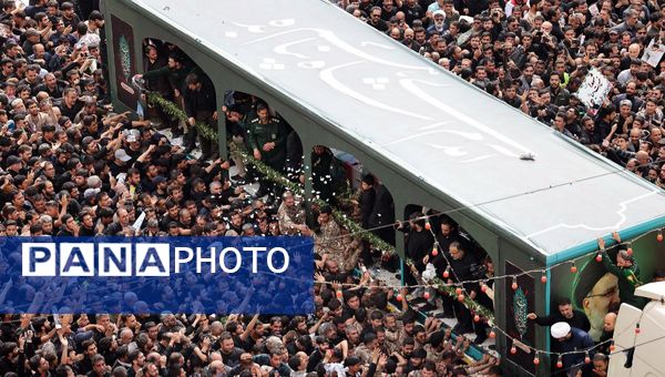 سیل خروشان زائران و مجاوران رضوی در مراسم تشییع پیکر شهدای خدمت