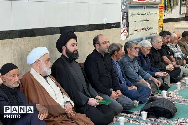 مراسم چهلم رهبر شهید در مسجد جامع شهرستان فیروزکوه 