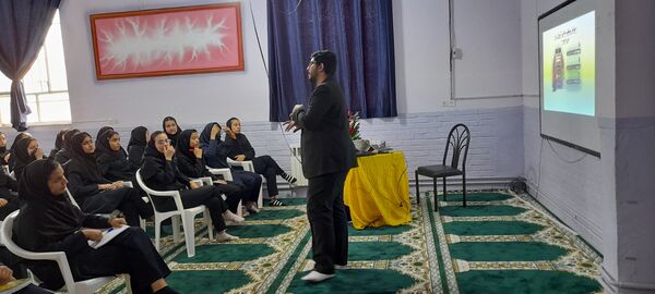 برگزاری جلسه مشاورهای در دبیرستان دخترانه فاطمیه 