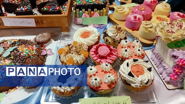 جشنواره کیک و دسر و شیرینی در مدرسه حضرت معصومه(ص) در اسلامشهر