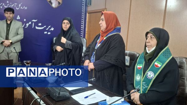 مراسم تقدیر از نقش آفرینان اختتامیه مسابقات قرآن استان مازندران