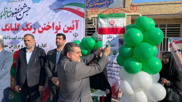 نواخته شدن زنگ گلبانگ انقلاب اسلامی در دبیرستان خوروش2 کارون