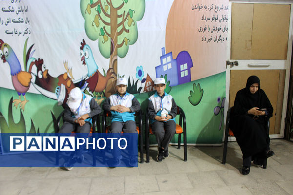 رقابت گروه‌های منتخب مدارس پسرانه استان قم در نخستین جشنواره سفیران سلامت 