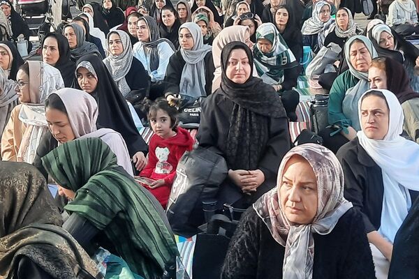 برگزاری مراسم صبحانه مادر دختری همزمان با آغاز هفته‌ پیوند اولیا و مربیان در دبستان مهندس وحید کیهانی ناحیه یک شهرری