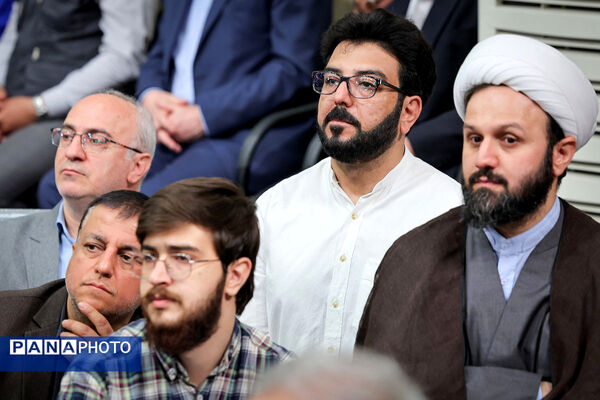 دیدار جمعی از معلمان با رهبر معظم انقلاب