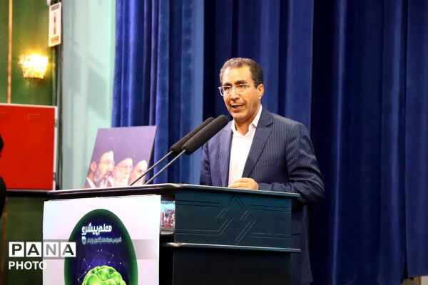 آغاز طرح ملی آموزش هوش مصنوعی در مدارس غیردولتی با حضور مقامات ارشد کشور در تبریز