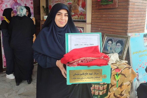 گرامیداشت هفته دفاع مقدس و آغاز سال تحصیلی در دبیرستان فرزانگان قائمشهر