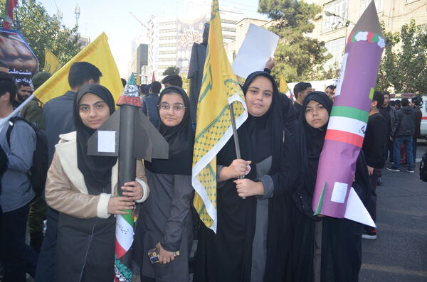 راهپیمائی باشکوه 13 آبان در تهران