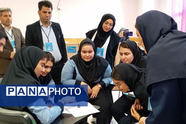 برگزاری جشنواره تدریس برتر در ناحیه 2 بهارستان