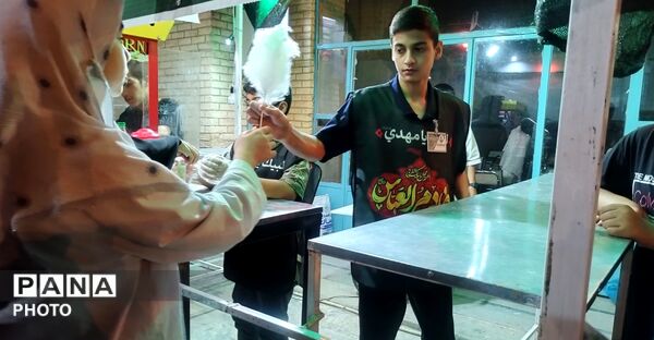 غرفه دهه نودی ها در هشتاد و هشتمین شب از اجتماعات مردمی 