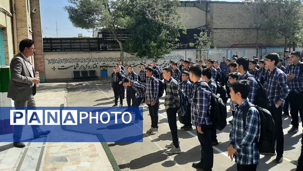 آغاز سال تحصیلی جدید در دبیرستان پسرانه عبدالحسین قفلی