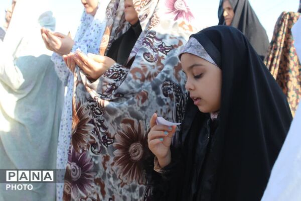 اقامه نماز عید سعید فطر در فاروج 