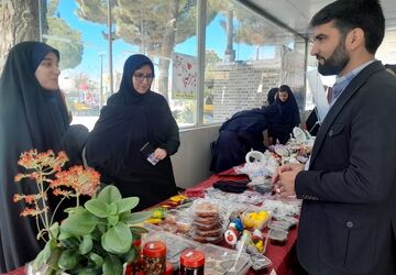 بازارچه نوروزی در شهرستان زاوه