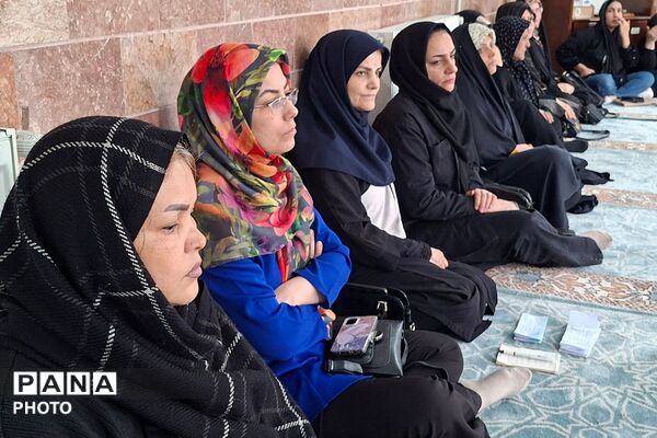 همایش آموزش خانواده با عنوان دانش‌آموزان و فضای مجازی در ناحیه دو شهرری