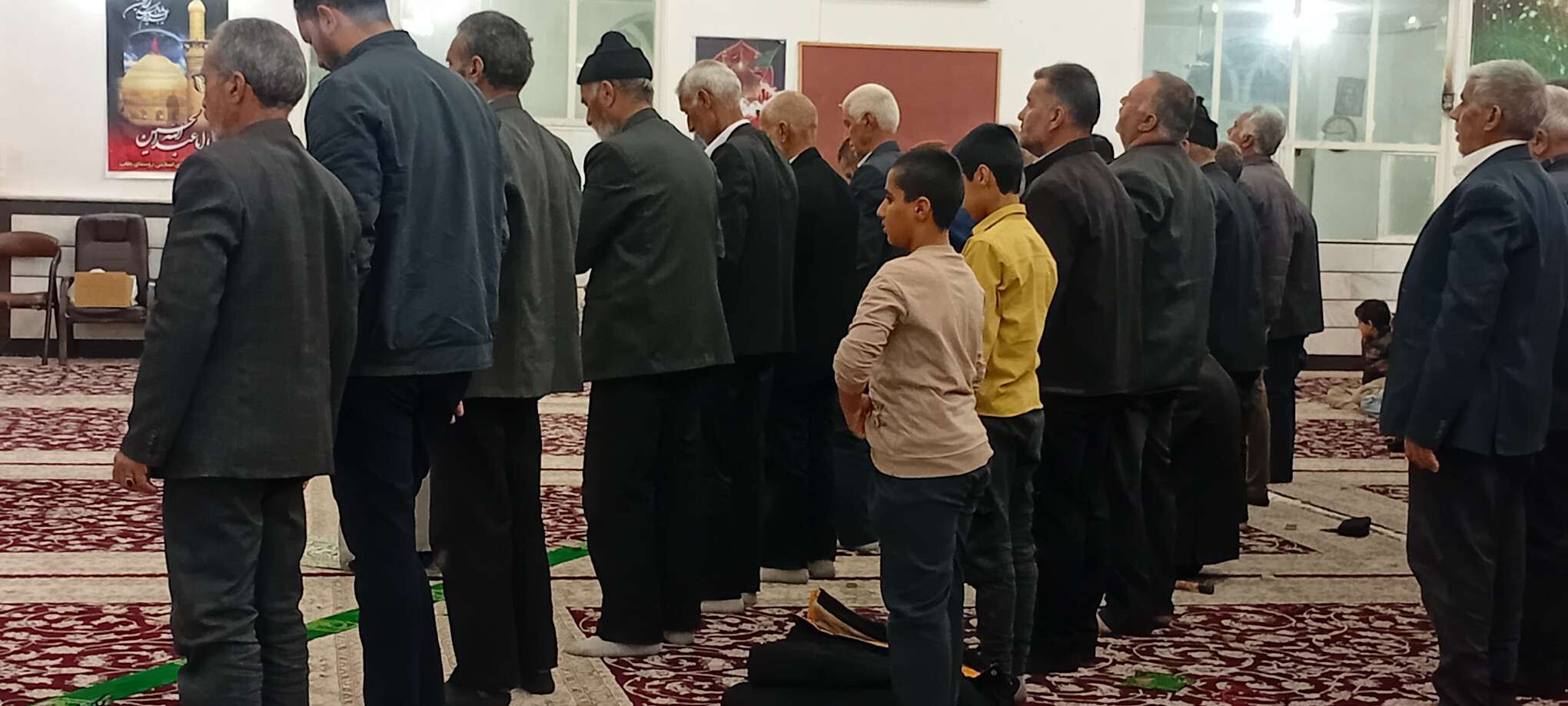 نماز جماعت در شب میلاد حضرت زهرا س در خلیل آباد