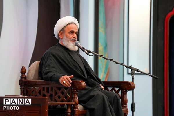 اجتماع بانوان انقلابی به مناسبت چهلم قائد امت و شهدای میناب در مسجد جمکران 