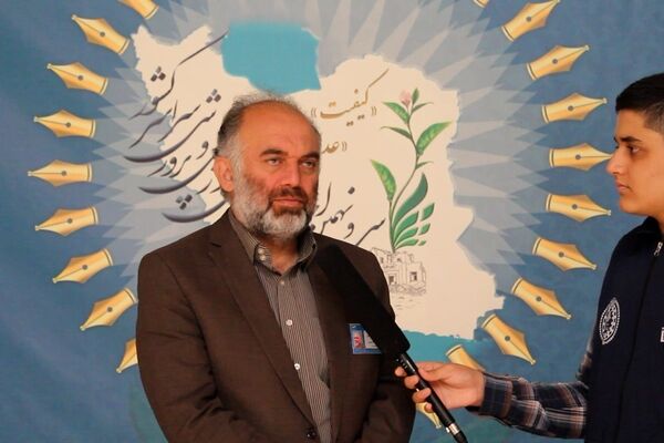  مدرسه باید از کتاب‌محوری به سمت فعالیت‌محوری حرکت کند