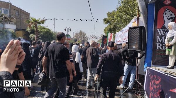 نقش‌آفرینی اعضای سازمان دانش‌آموزی در همایش بزرگ جاماندگان اربعین