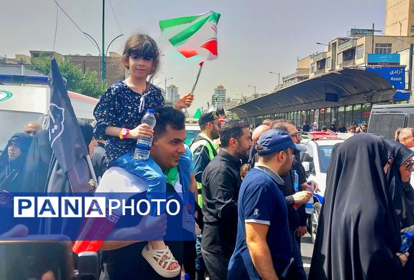 وداع تهرانی‌ها با پیکر مطهر شهدای حمله تروریستی رژیم صهیونیستی 