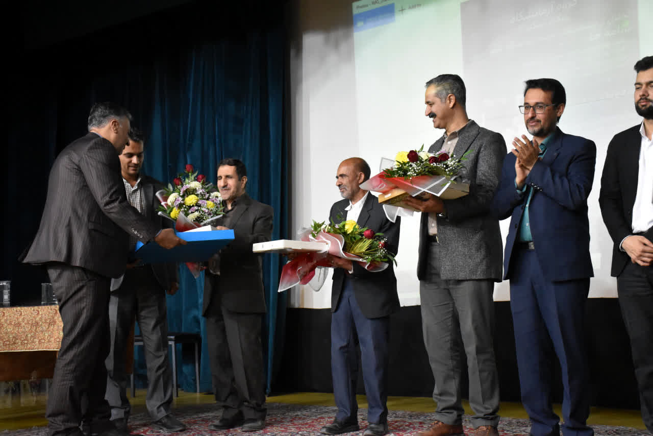 تجلیل از پیشکسوتان عرصه آزمایشگاه در یزد