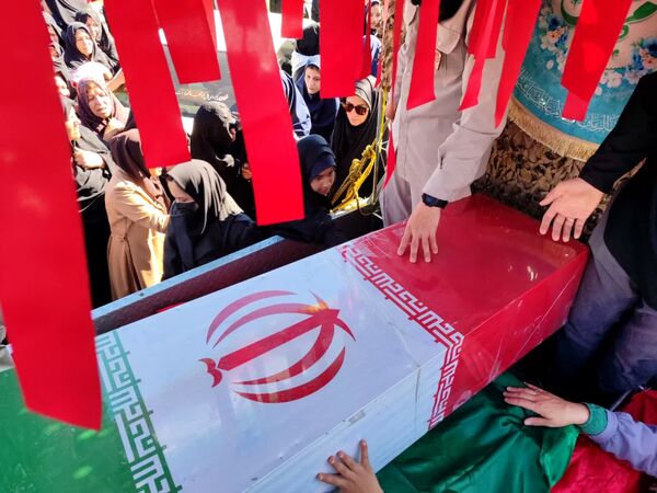 مردم علی‌آباد دمق جوکار از شهید گمنام استقبال کردند