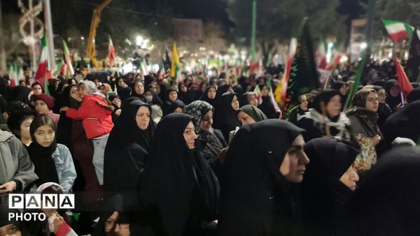 «فدای ایران»؛ پیام تویسرکان به جهان در مراسم اربعین قائد شهید
