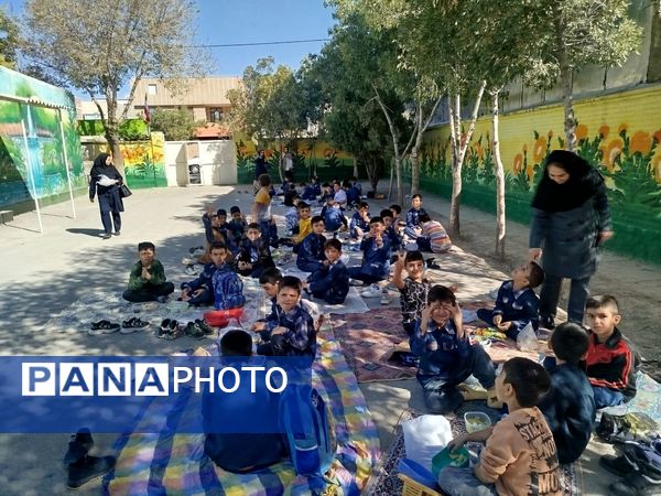 صبحانه سلامت در مدرسه مبین شهرستان شیروان