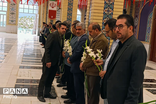 گلباران مزار شهدای معلم در بجنورد