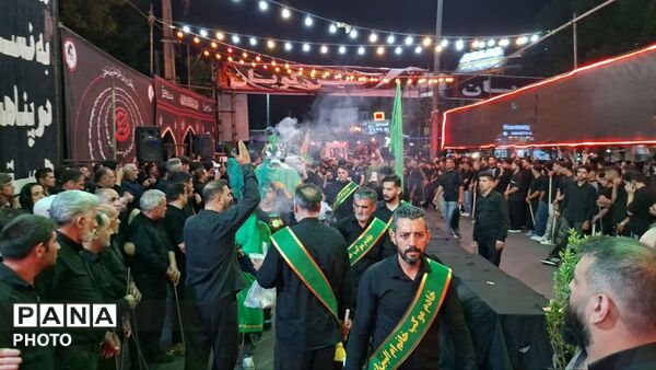 عزاداری و تعزیه خوانی مردم کرج در ظهر عاشورا 