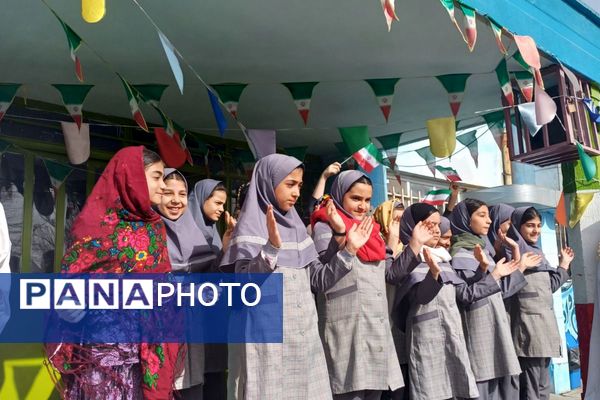 از کلاس درس تا شکوه انقلاب؛ شور دانش آموزی،  شور فجر