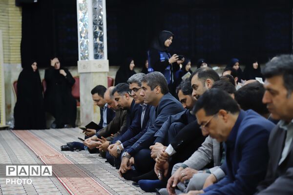 هم‌نوایی جامعه فرهنگیان تهران در سوگ رهبر شهید