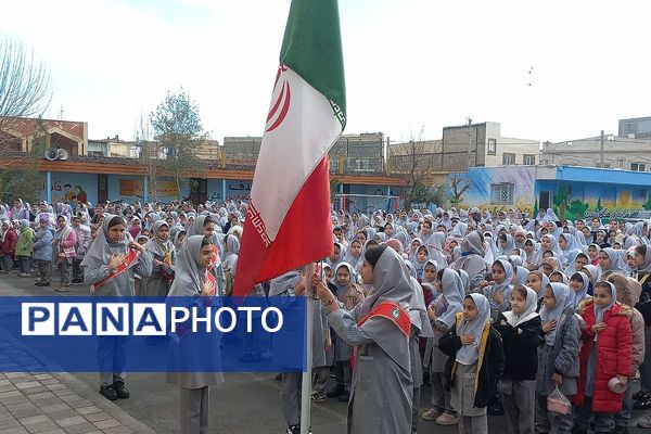 هم صدایی نسل آینده با انقلاب در مدرسه کودک مسلمان قرچک