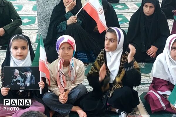هم‌صدایی دانش‌آموزان قلعه‌رئیسی برای پرواز شهدای میناب