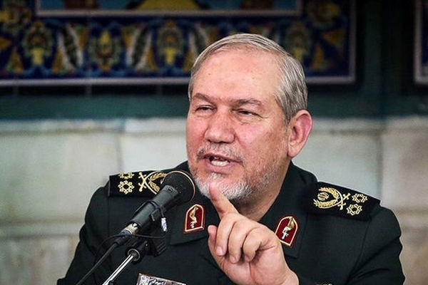 معلمان آموزه‌های اسلامی ایرانی را به دانش‌آموزان منتقل کنند