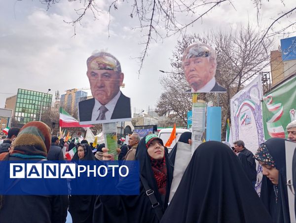 حضور چشمگیر مردم بجنورد در راهپیمایی ۲۲ بهمن