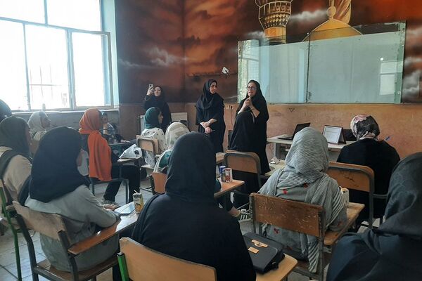  فعالیت پایگاه انتخاب رشته کنکور 1403 با حضور مشاوران برتر در شهرستان ورامین