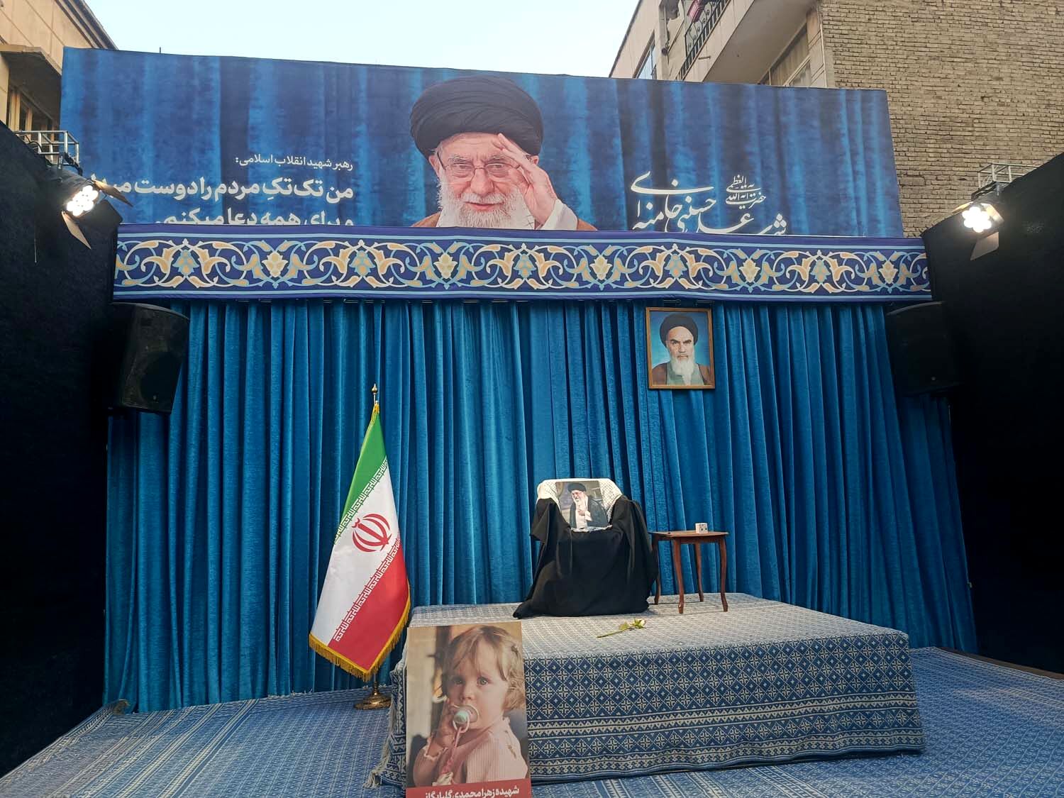 اردوی زیارتی دانشجومعلمان قم در مرقد امام و بیت رهبر شهید