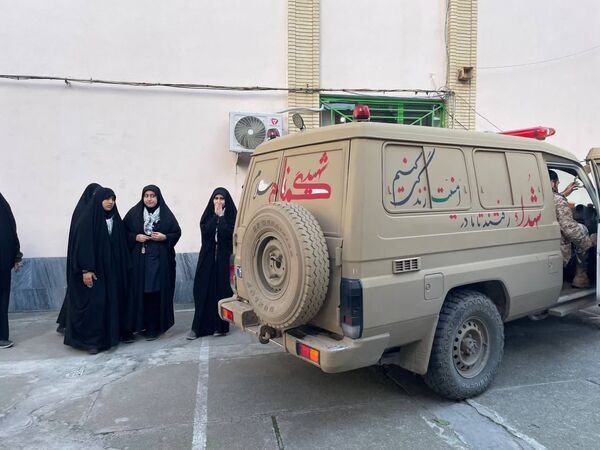 استقبال از شهید خوشنام در دبیرستان شاهد ساری 