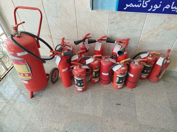 مانور آتش نشانی به مناسبت هفته پدافند غیر عامل در دانشگاه پیام نور کاشمر