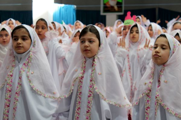 پرواز فرشته‌های آسمانی؛ جشن تکلیف دختران سملقان در مسجد جامع