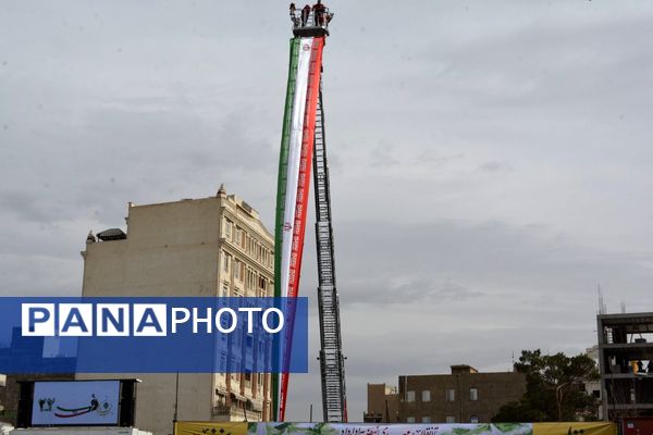 حماسه دانش‌آموزان اسلامشهر در ۲۲بهمن