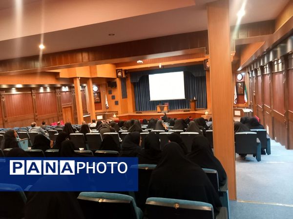 جلسه ستاد پروژه مهر مدارس دولتی و غیردولتی ناحیه ۶ مشهد در فرهنگسرای مصلی نژاد