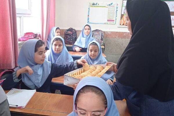 جشن نیمه شعبان در دبستان میقات پردیس