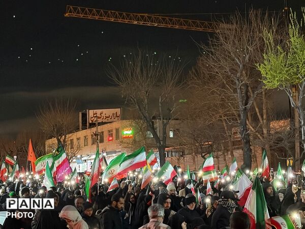 بیعت مردم کرج با سومین رهبر انقلاب اسلامی 