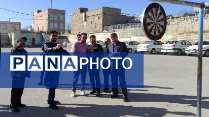 برگزاری مسابقات دارت در دبستان شهید فاتحی خانلق شهرستان شیروان
