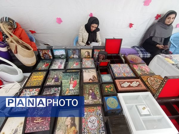 برگزاری نمایشگاه صنایع دستی در محله طلاب مشهد