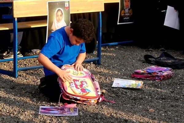 دلنش آموزان گرگانی در سوگ دانش آموزان میناب