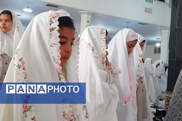 برپایی جشن عبادت و بندگی در مسجد ناحیه 2 بهارستان